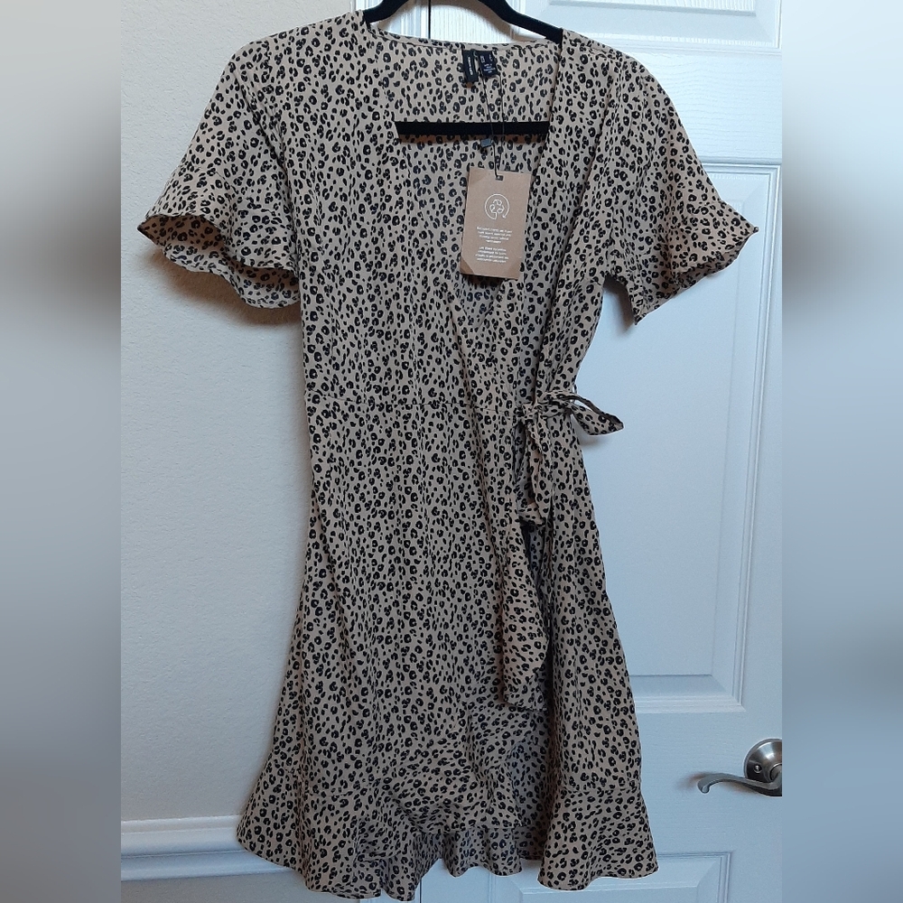 🆕️Vero Moda Tan Animal Print Midi Dress